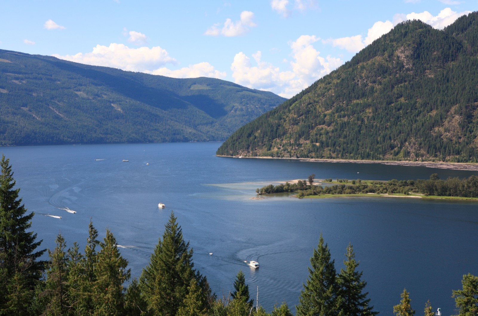 Shuswap Lake Go Camping BC