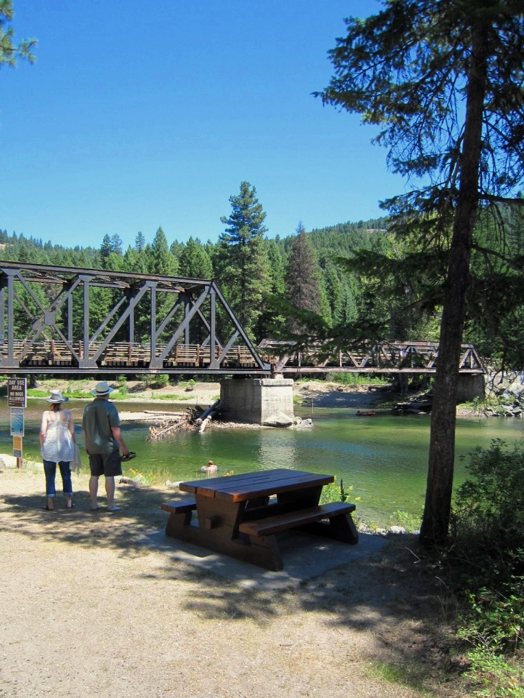 Kettle River Go Camping BC
